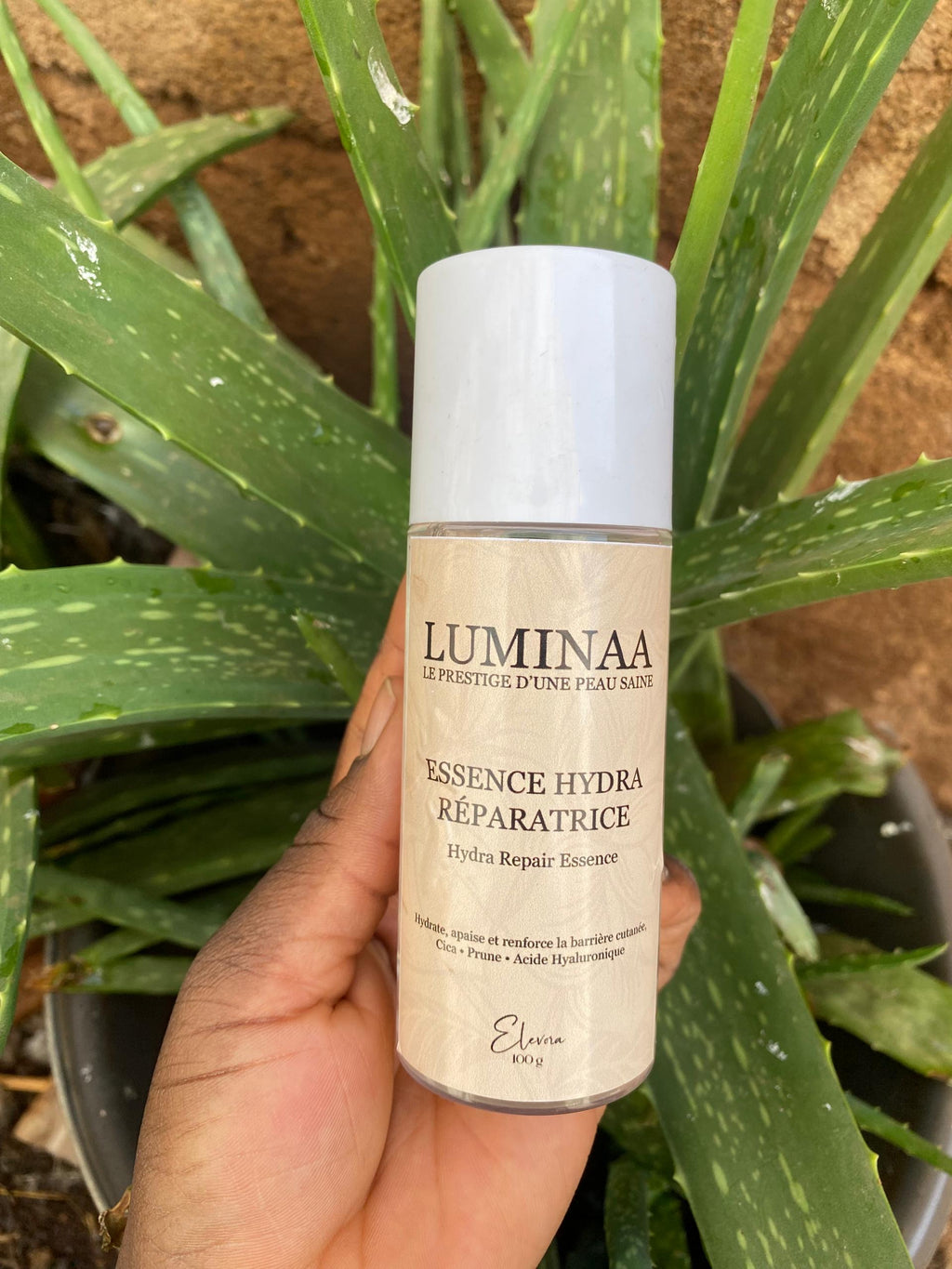 Essence hydratante et réparatrice